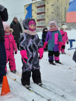 Более 350 юных ухтинцев — воспитанников детских садов и учеников начальных классов — вышли на старт традиционной Всероссийской гонки «Лыжня России 2026»!