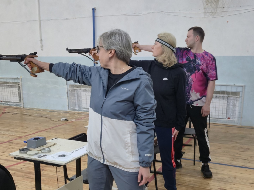 02 стрельба из пистолета.jpg