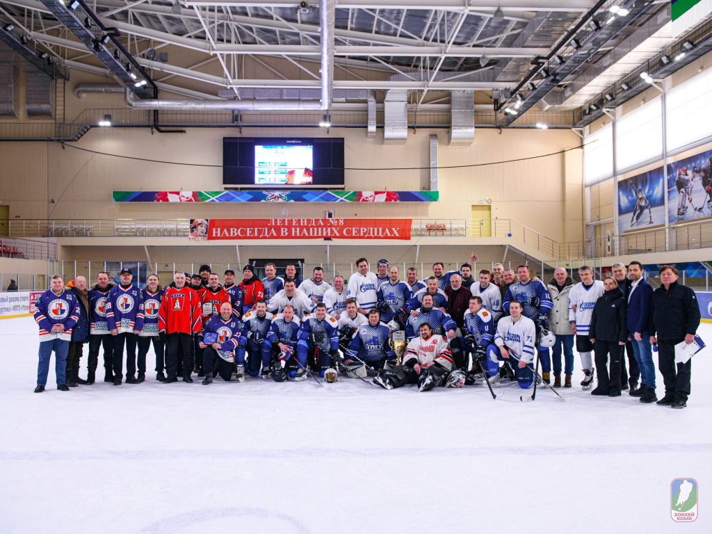 1 Семенов хоккей.jpg