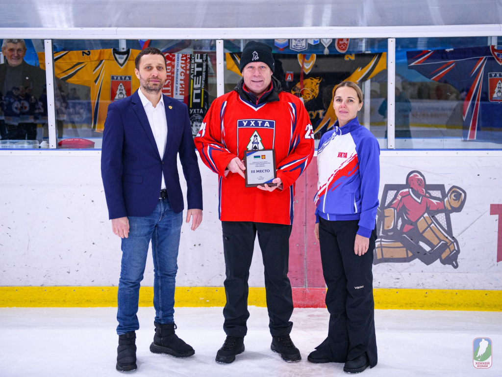 4 Семенов хоккей.jpg