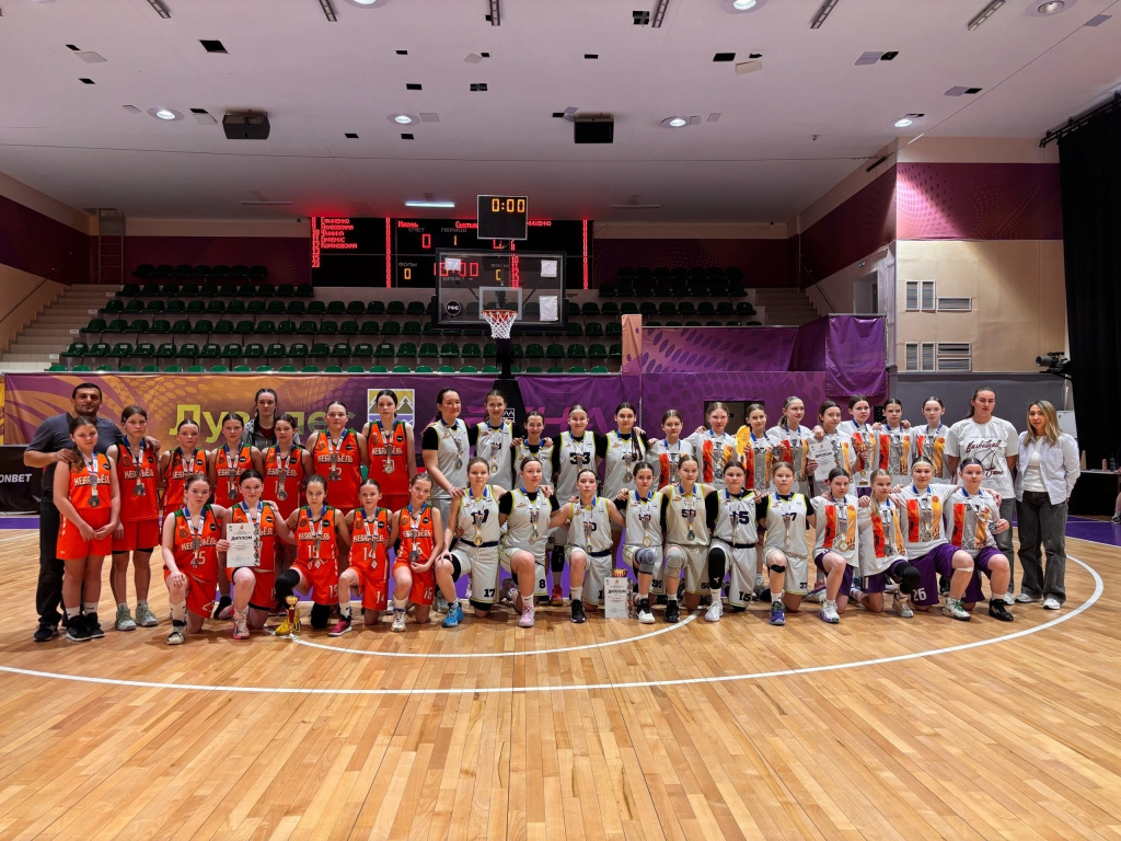 1 юные баскетболистки.jpg 1 юные баскетболистки.jpg